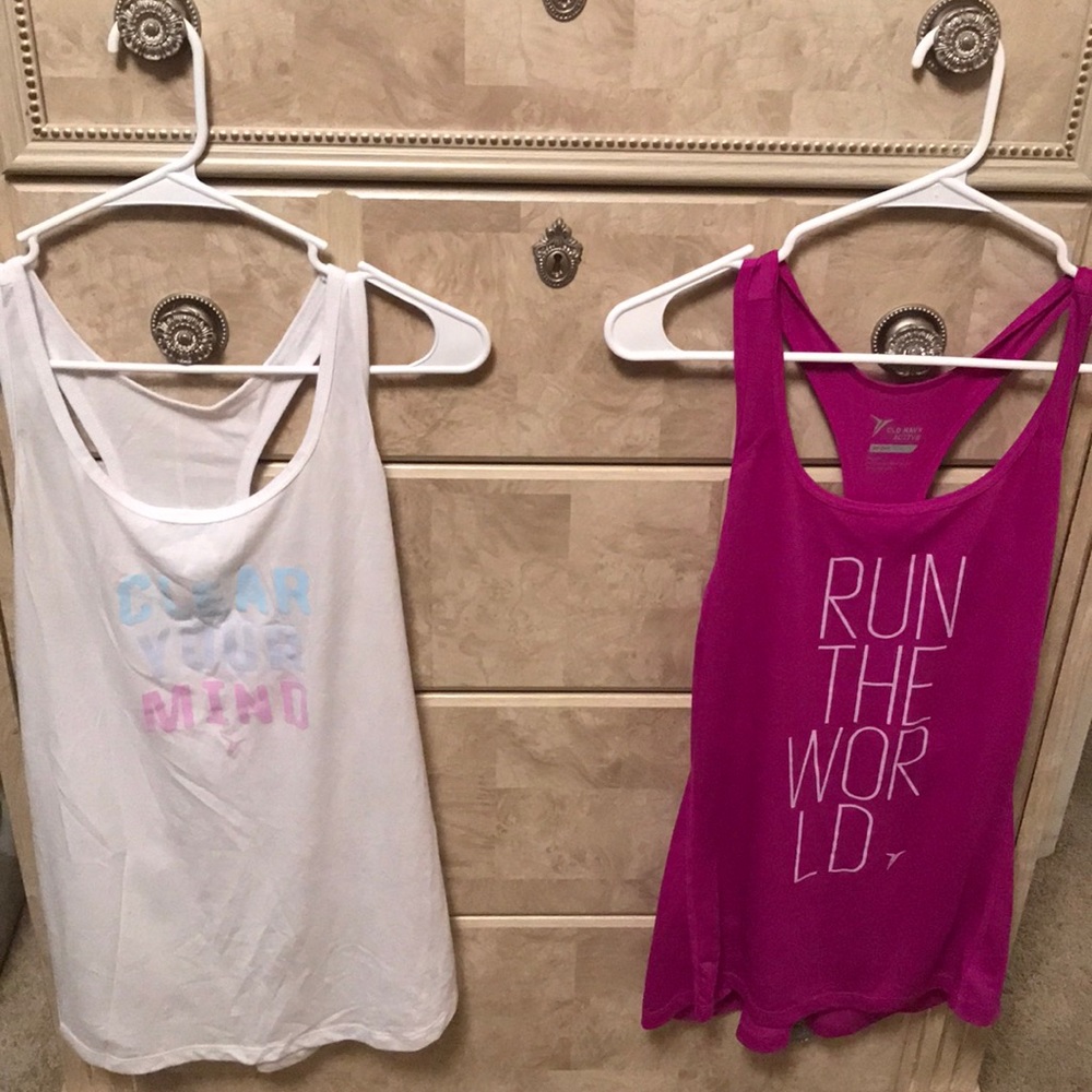 2 Women’s Old Navy Active Go Dry Tanks